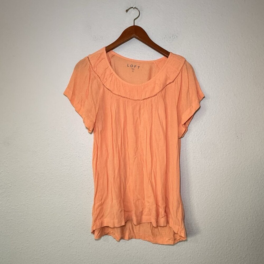 Loft Cutout Bohemian Flutter Sleeve Tee Size Medium Peach Round Neck - Picture 8 of 8